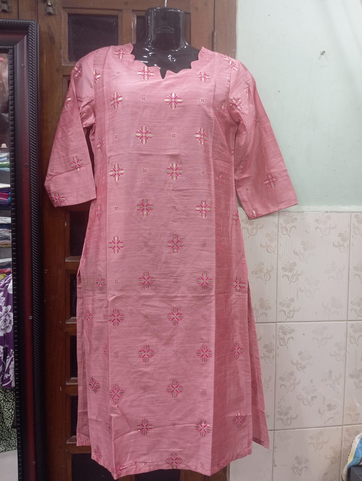 SIDE OPEN KURTIS
